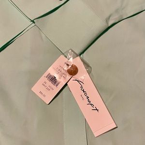Women size 24 Foxcroft 3/4 sleeve, NWT - Mint Julep, button top